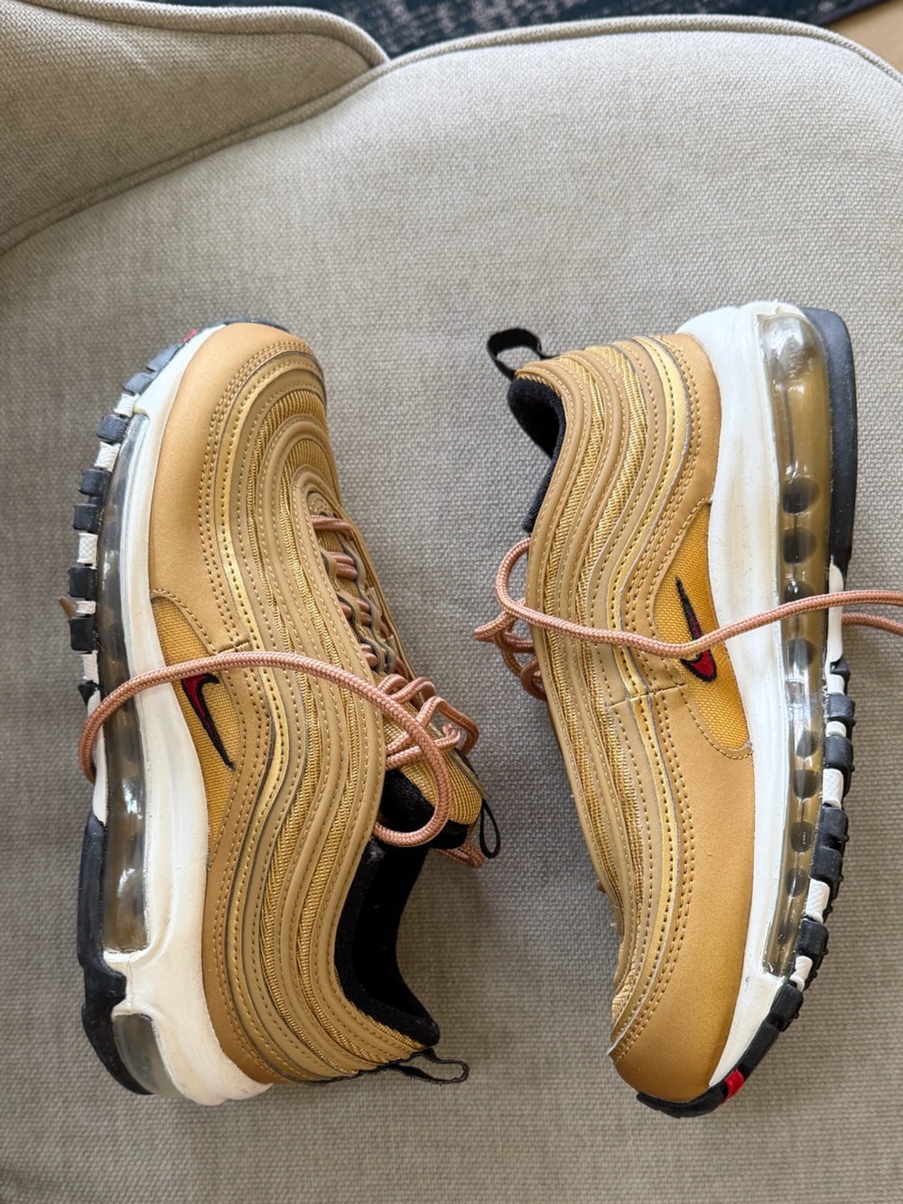 Nike Air Max color Gold size W7